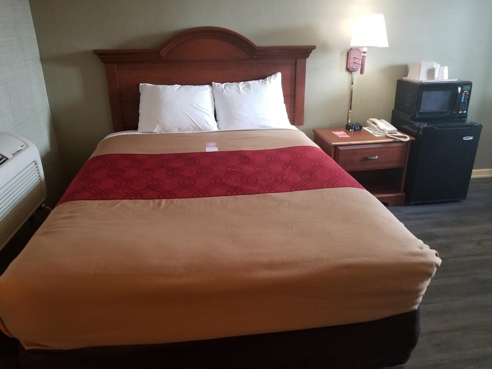 Falls Inn Newton Falls 14/43