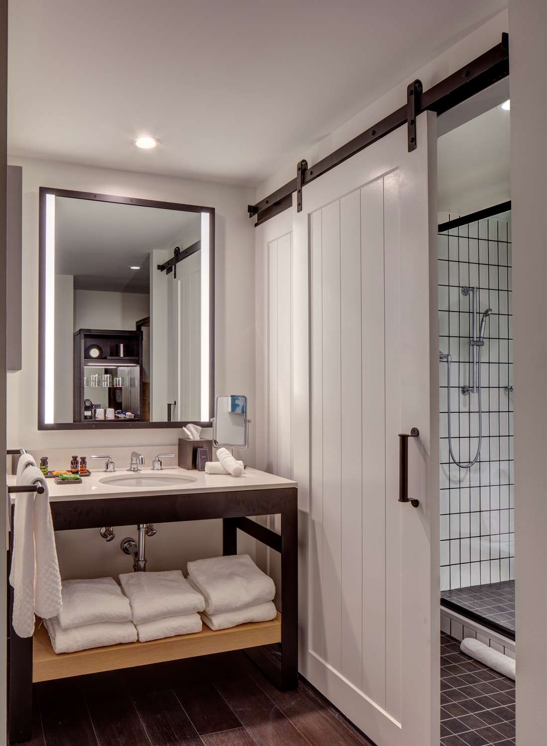 Room, King Bed, Harbour View, Accessible