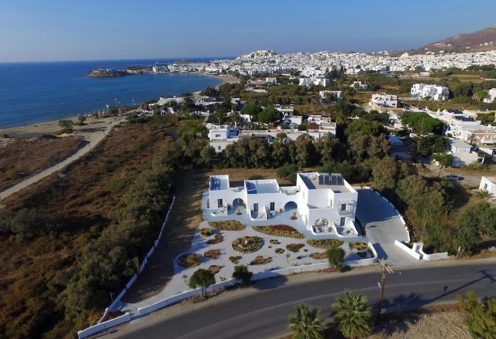 Crystal Mare Suites 28/33
