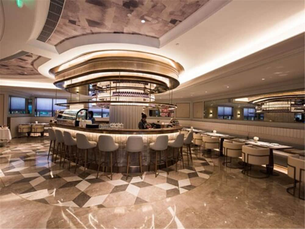 Mercure Hangzhou West Lake 51/59