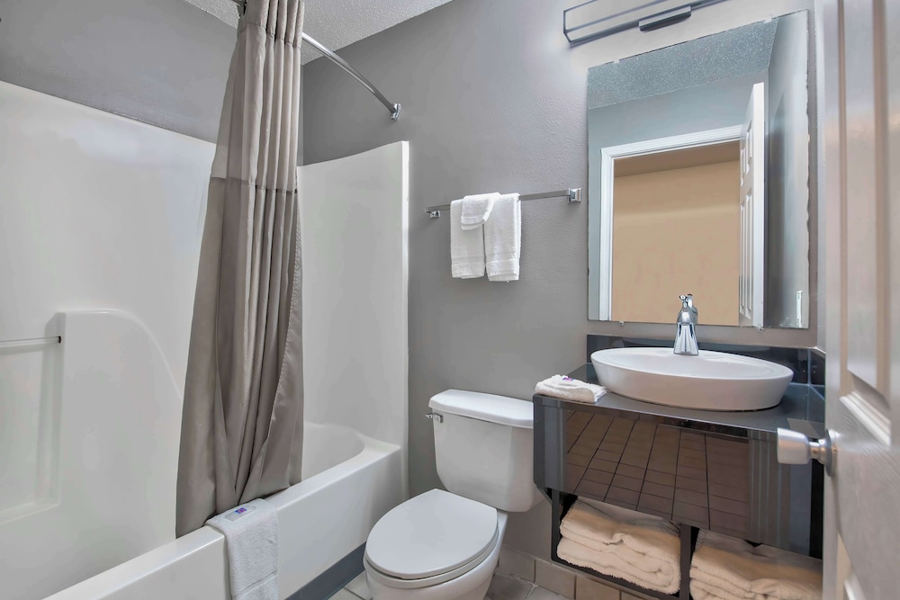 Studio 6 Extended Stay - Pascagoula, MS 39/42