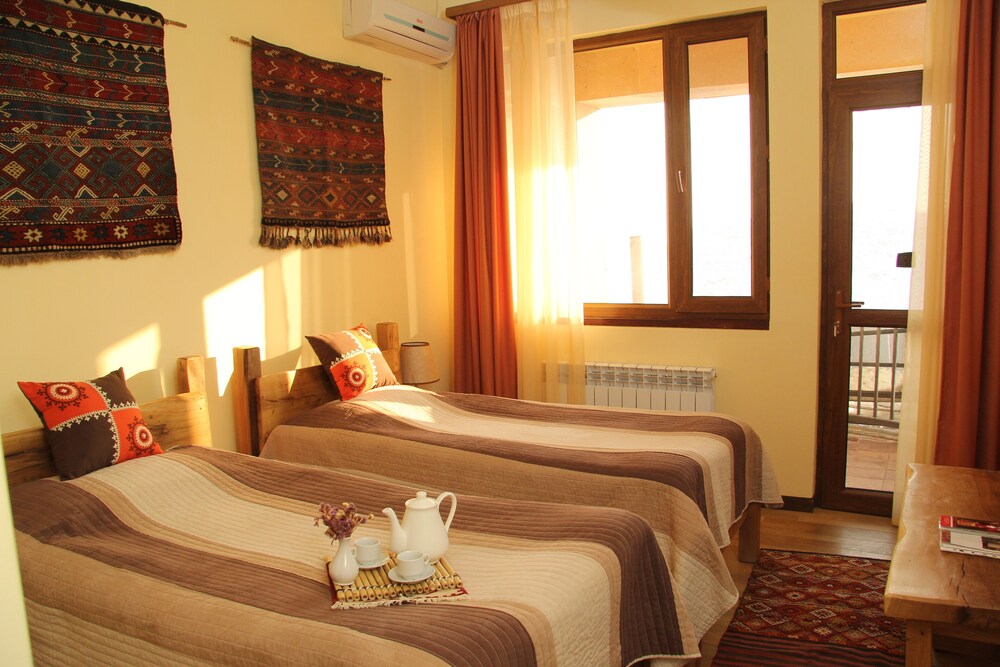 Silk Road Hotel 5/49