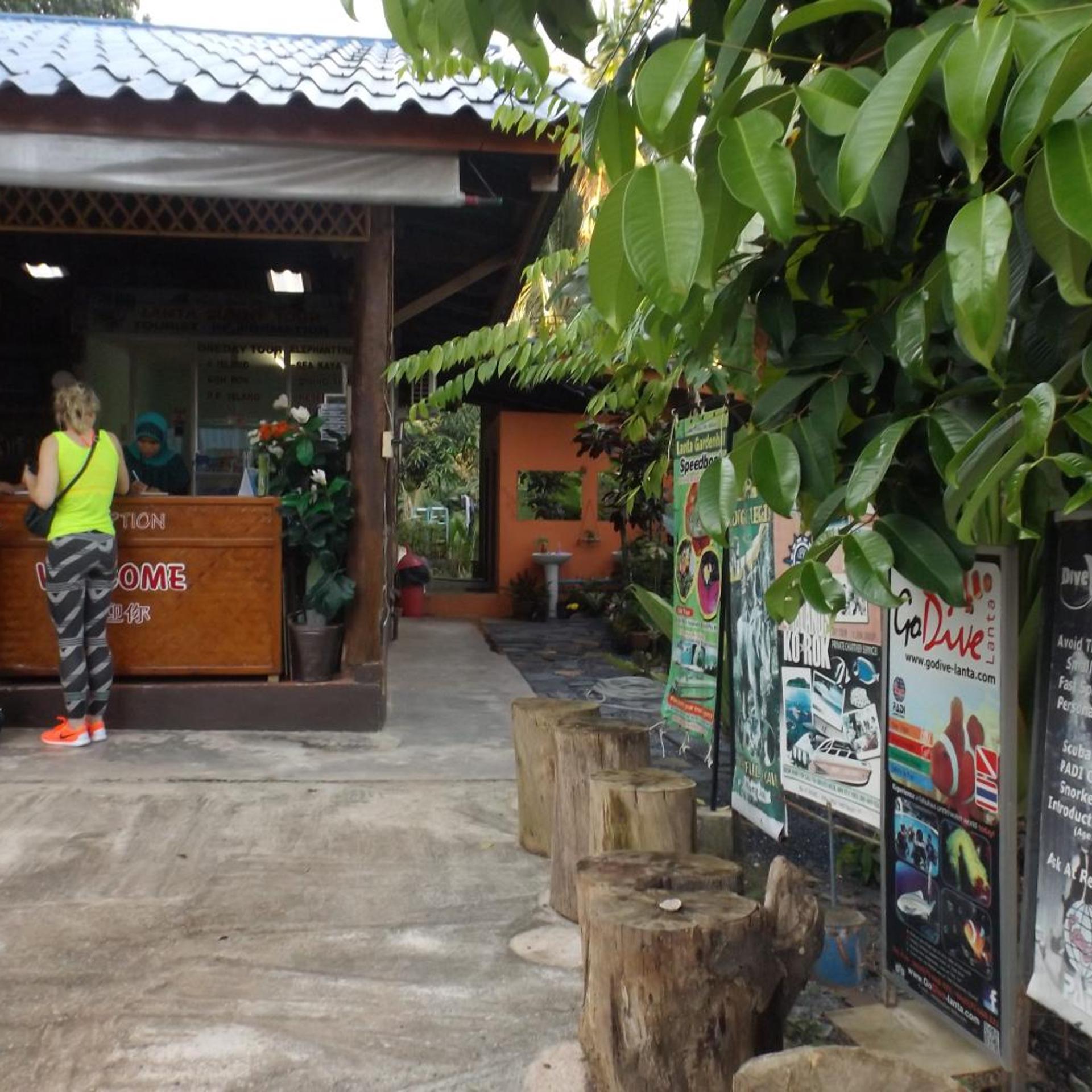 Lanta Long Beach Hostel 9/50