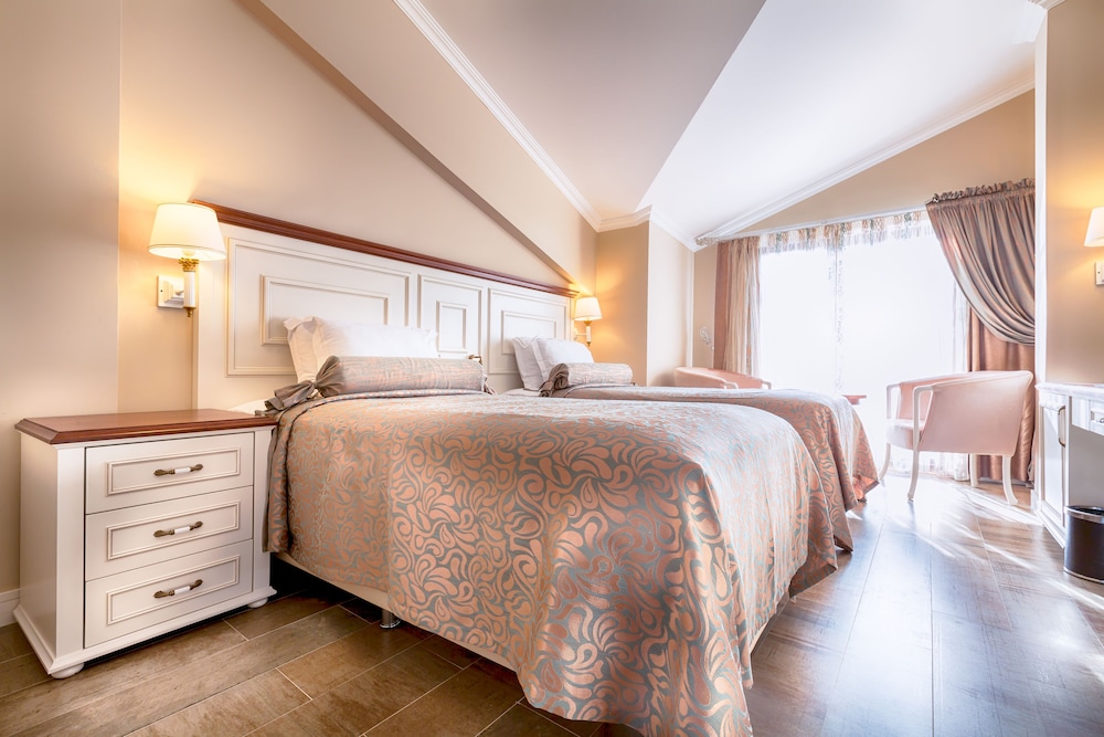 Deluxe, Double Bed, French Balcony