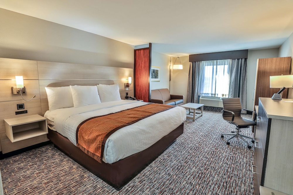 Best Western Plus Executive Residency Nashville 19/34