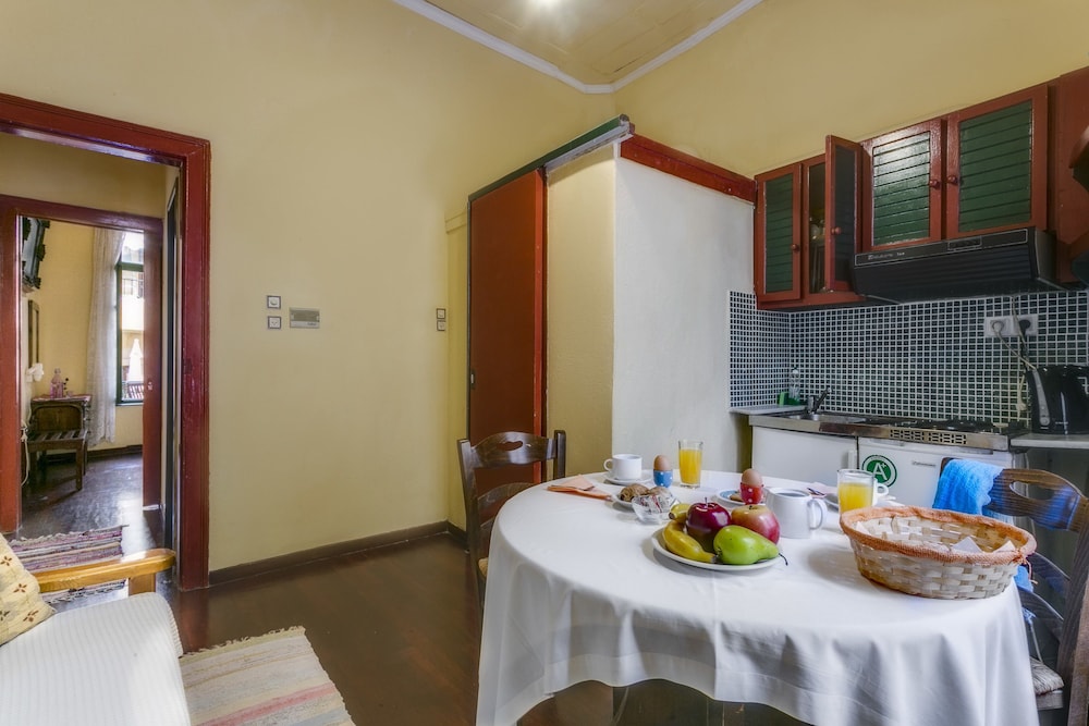 Ifigenia Luxury Suites 48/50