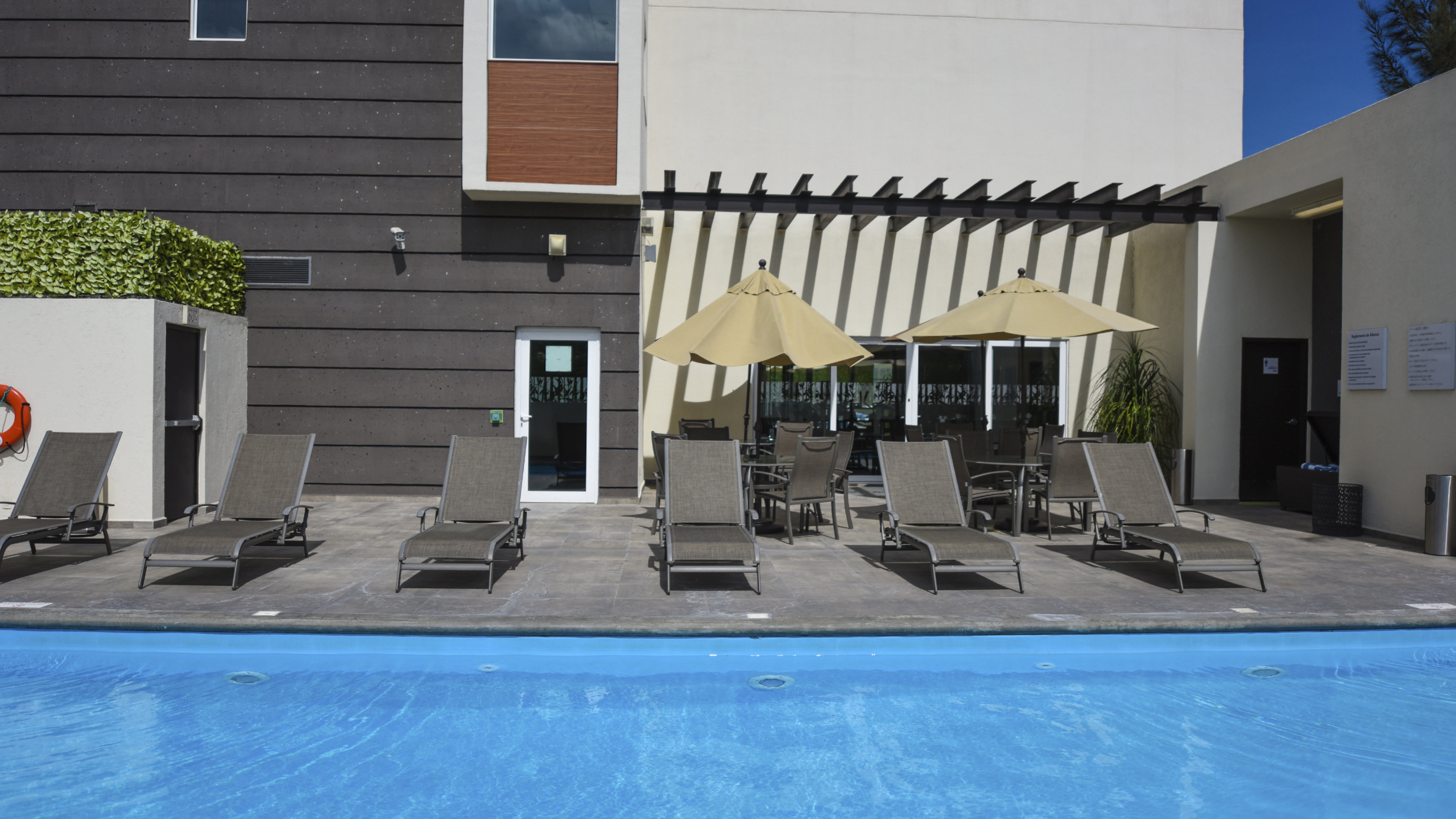 Holiday Inn Express and Suites Celaya 20/50