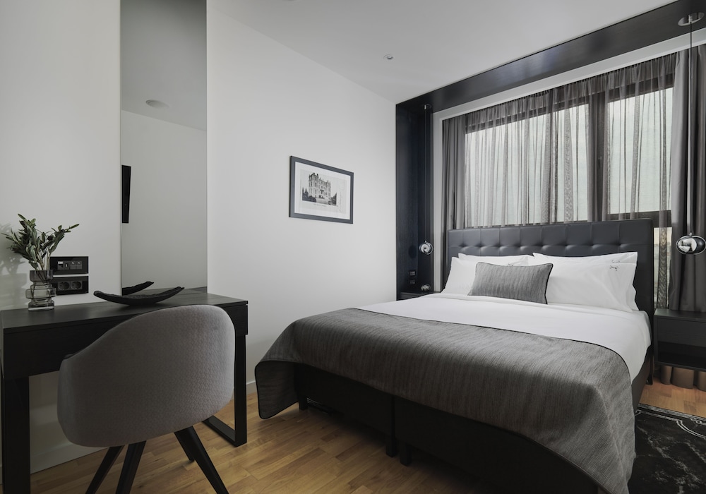No 15 Ermou Hotel 12/50