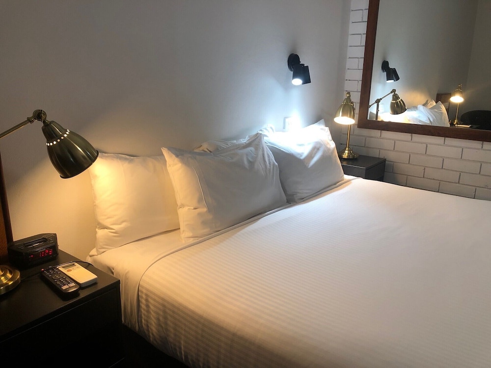 Matador Motor Inn 20/80