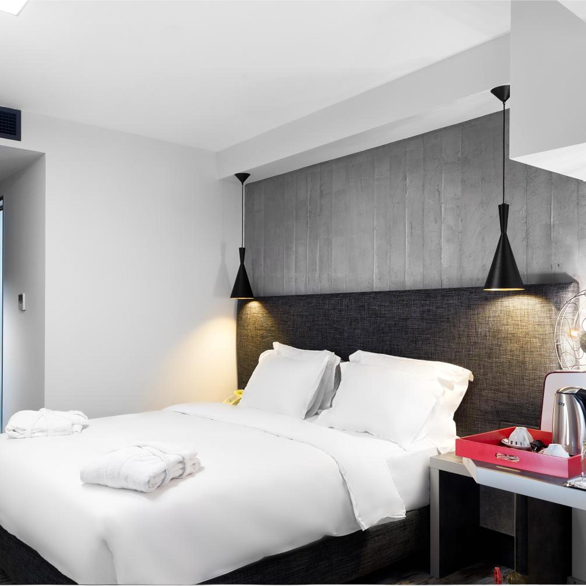 Room, Triple, Double Bed