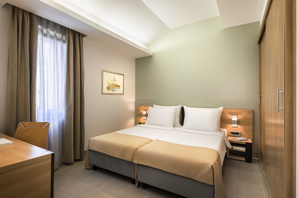 2 BEDROOMS, APARTMENT