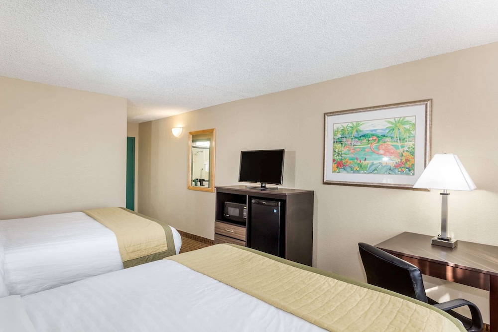 Baymont by Wyndham Fort Myers Airport 15/41