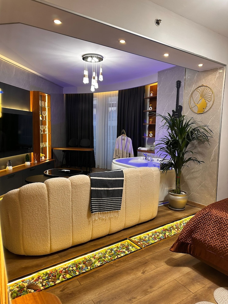 Sabiha Gokcen Hotel Istanbul Houses 36/50
