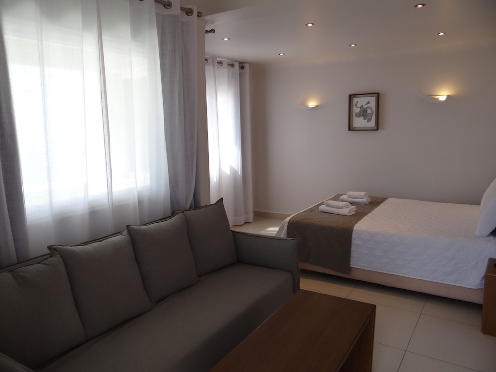 Amaze Suites 46/65