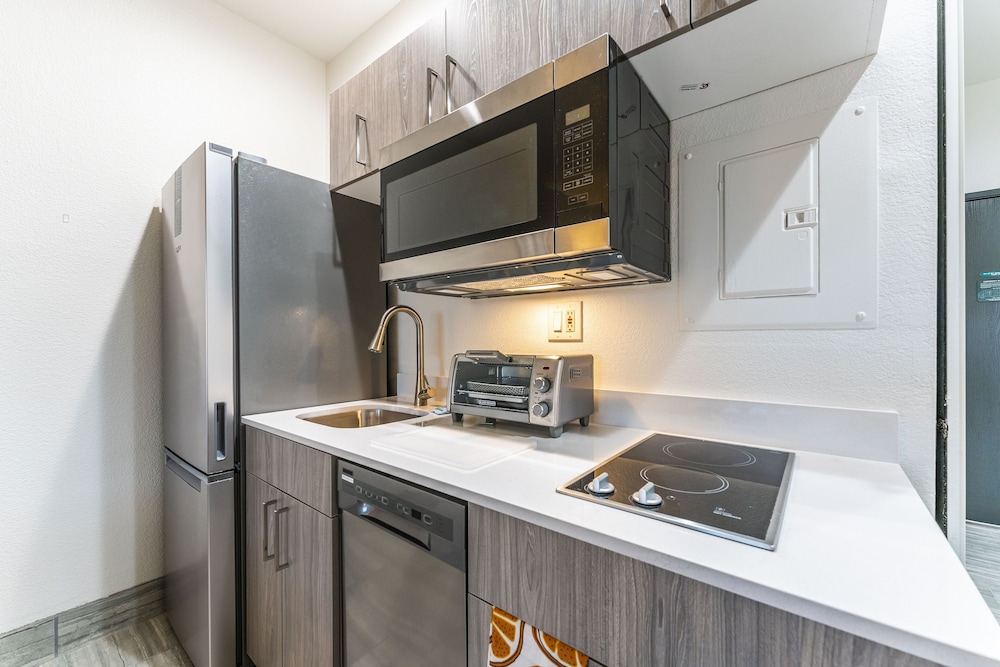 Metro Tempe Extended Stay 52/55