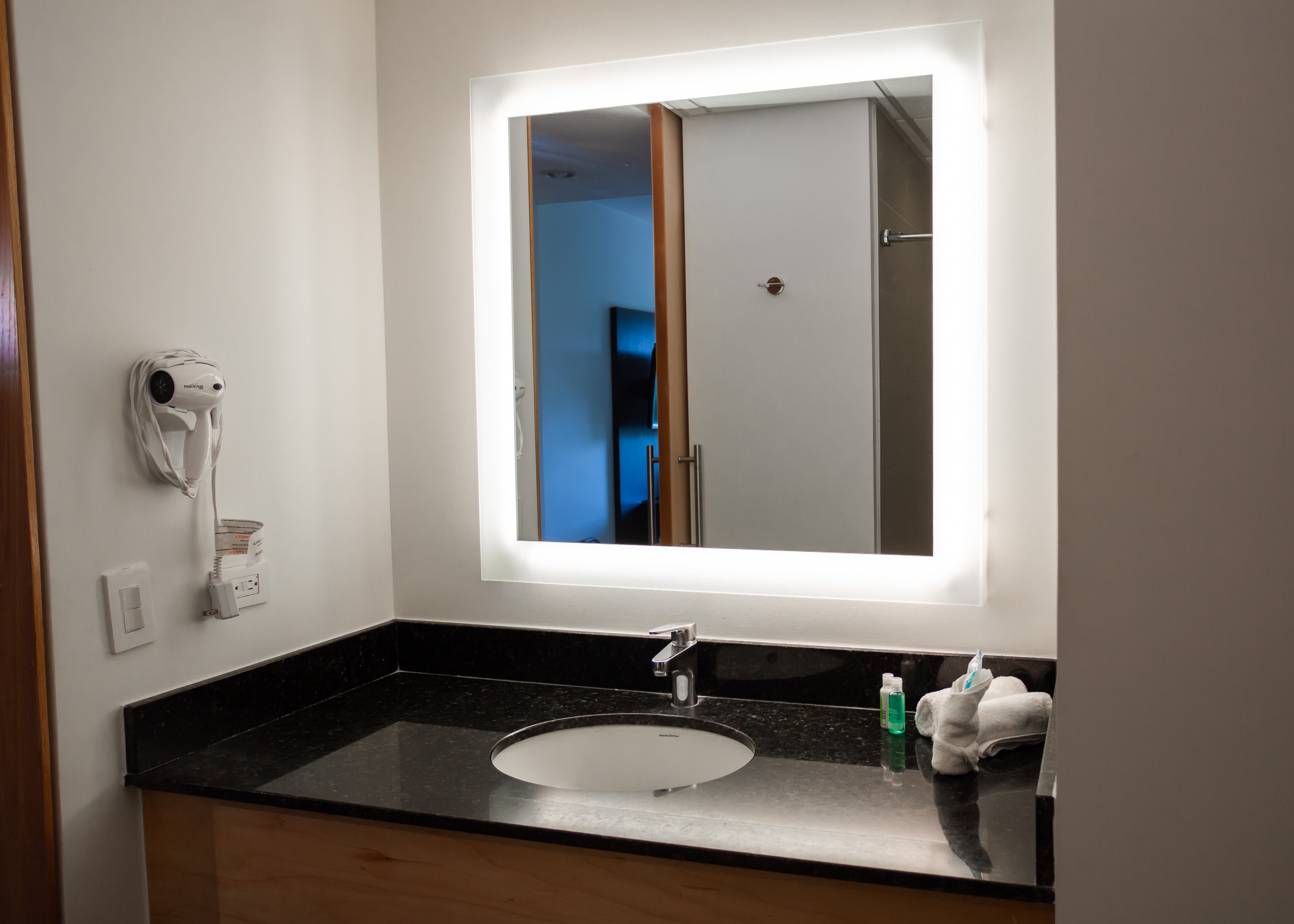 Holiday Inn Express Managua 73/75