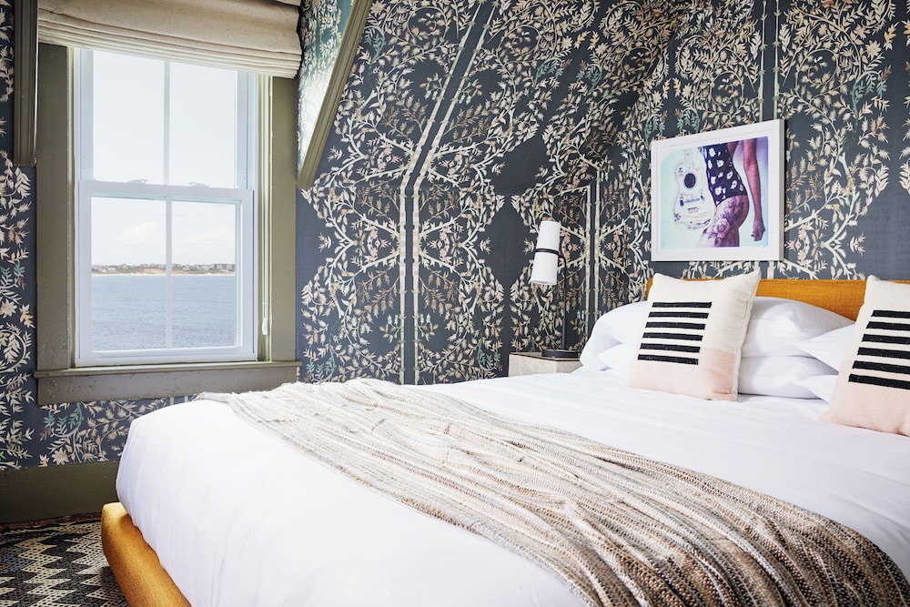 Vintage, King Bed, Ocean View