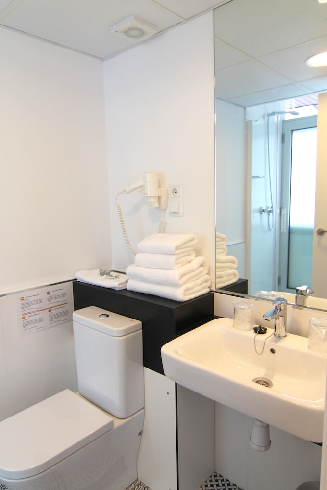 Hostal Aslyp 114 44/51