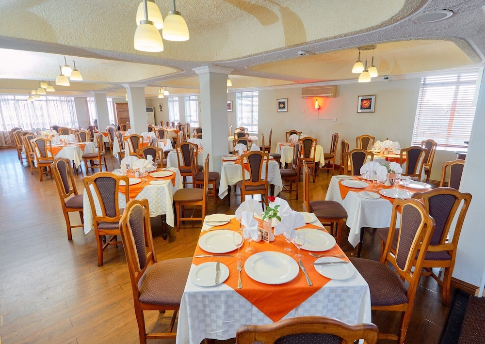 Gold Crest Hotel 47/71