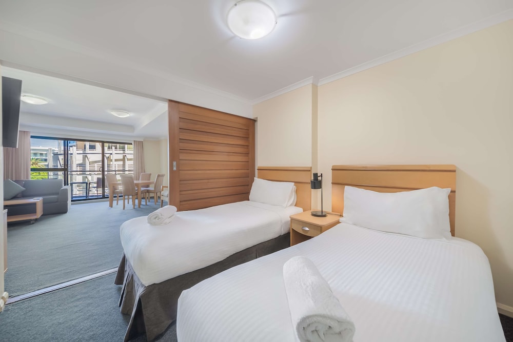 Oaks the Entrance Waterfront Suites 16/71