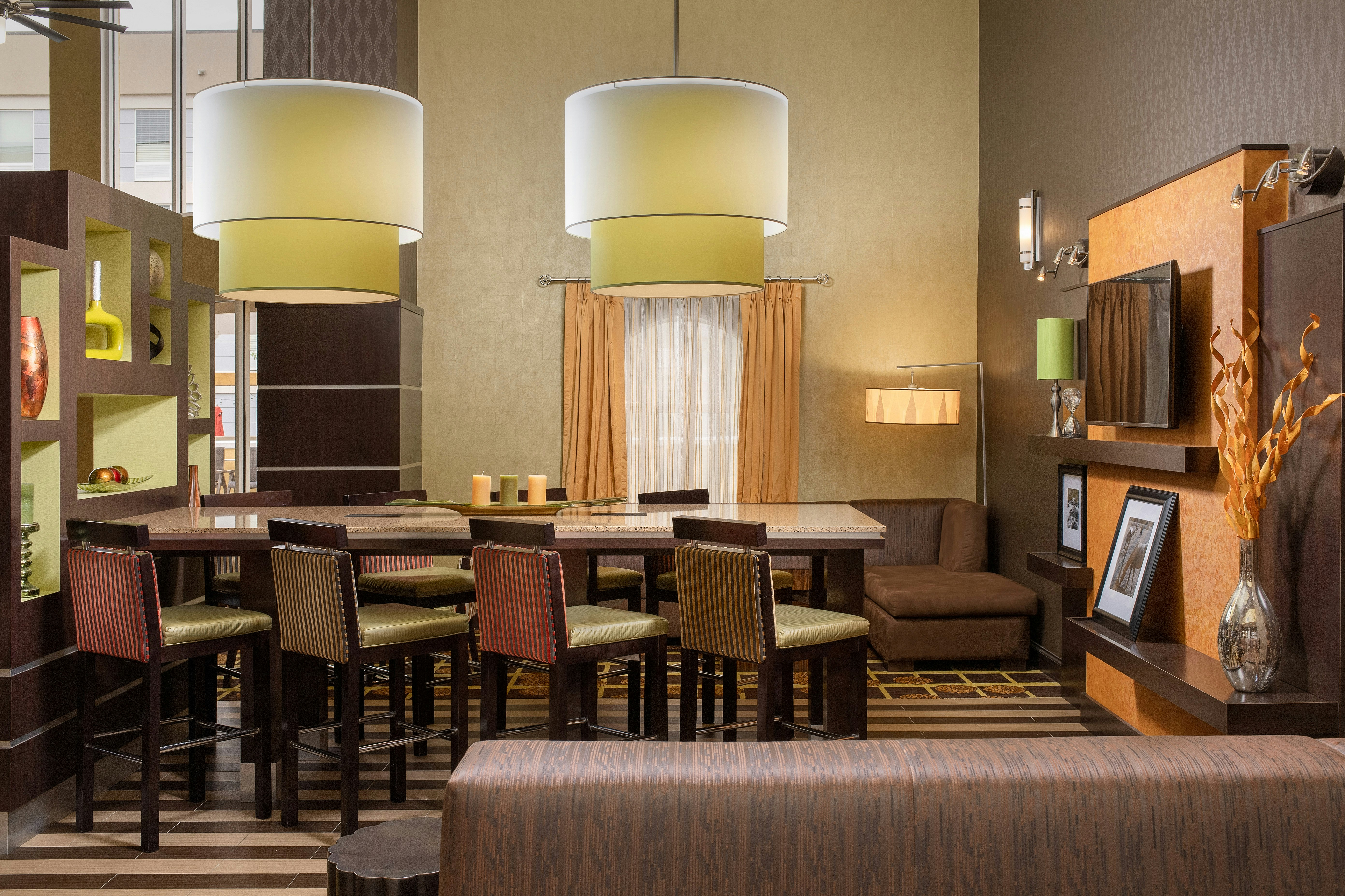 Hampton Inn Suite Lake City 26/35