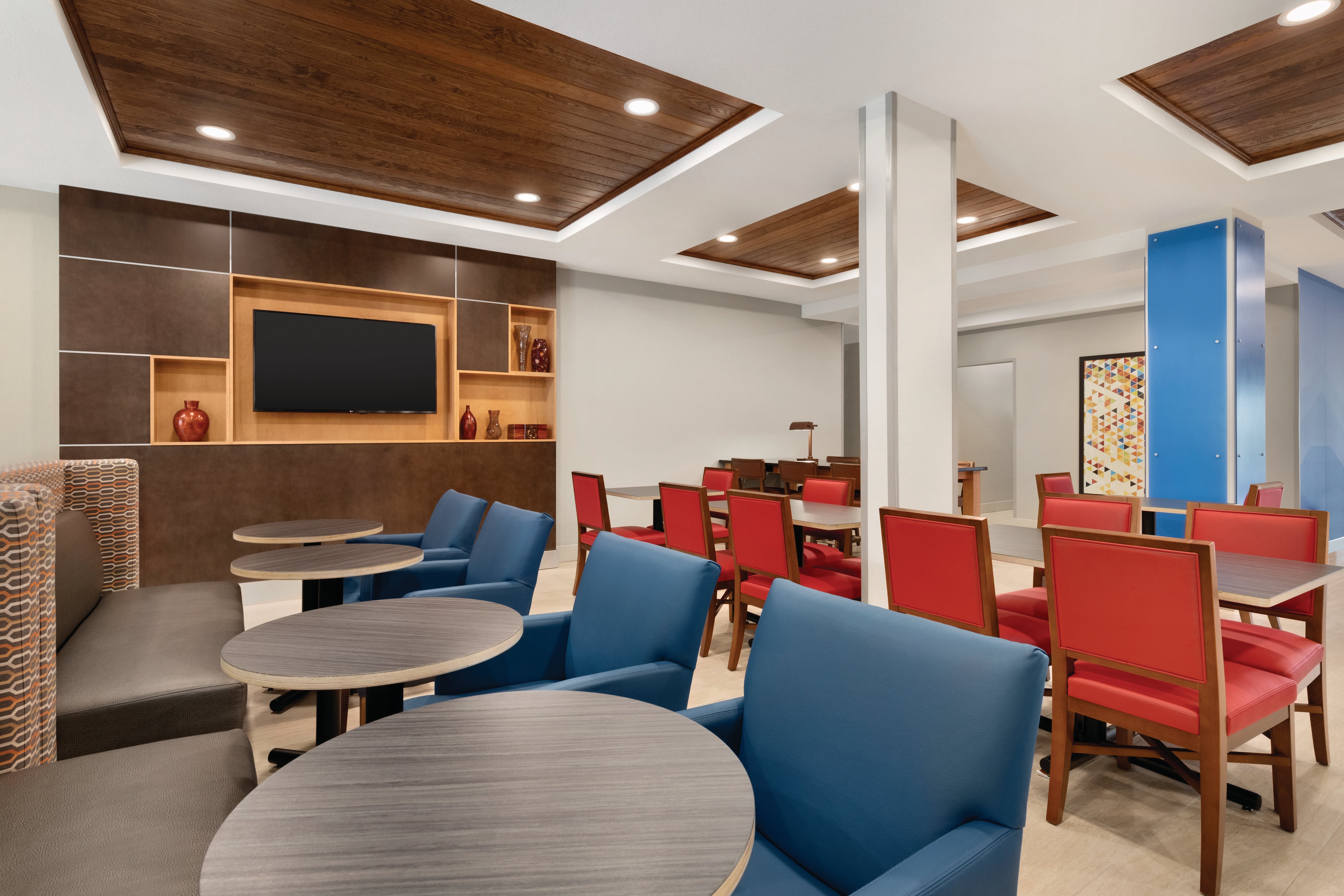 Holiday Inn Express Hotel Suites Lavonia 56/57