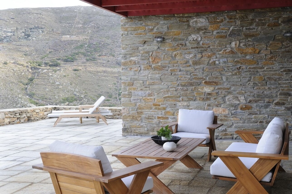 AEGEA BLUE CYCLADITIC RESORT(FOMERLY AEGEA BLUE VILLAS AND SUITES) 34/72