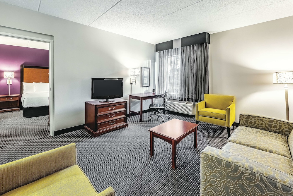 La Quinta Inn & Suites by Wyndham Naples East I-75 29/45