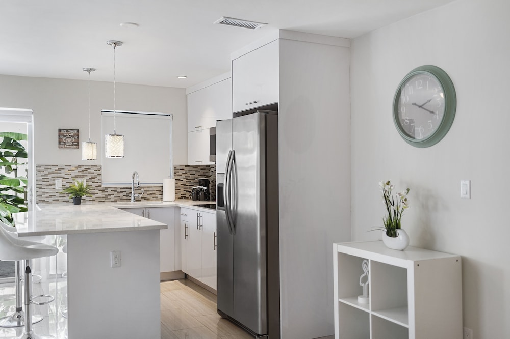 Alani Bay Deluxe Condos Fort Lauderdale 8/50