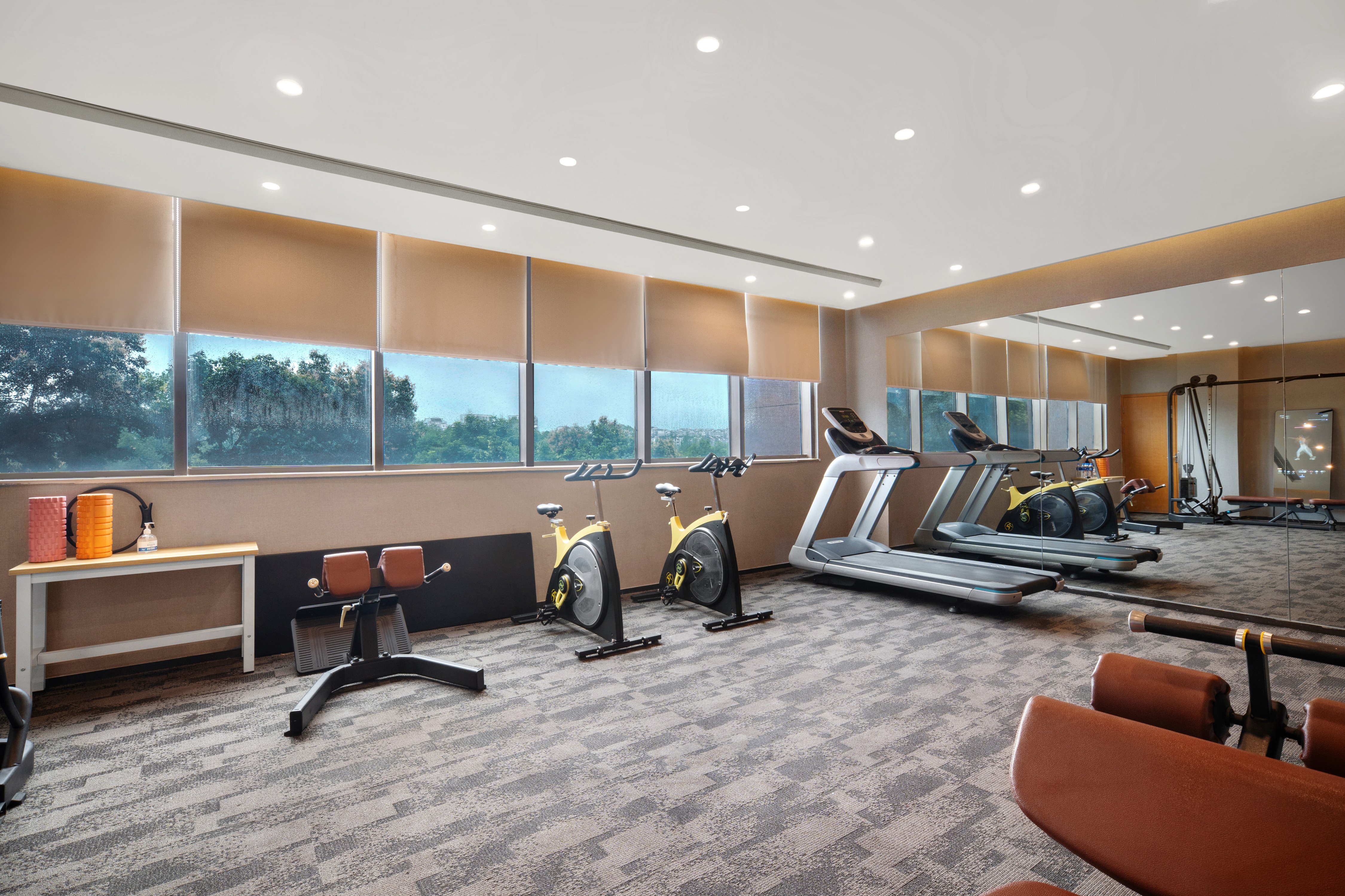 Holiday Inn Express Chengdu Airport Zone 44/75