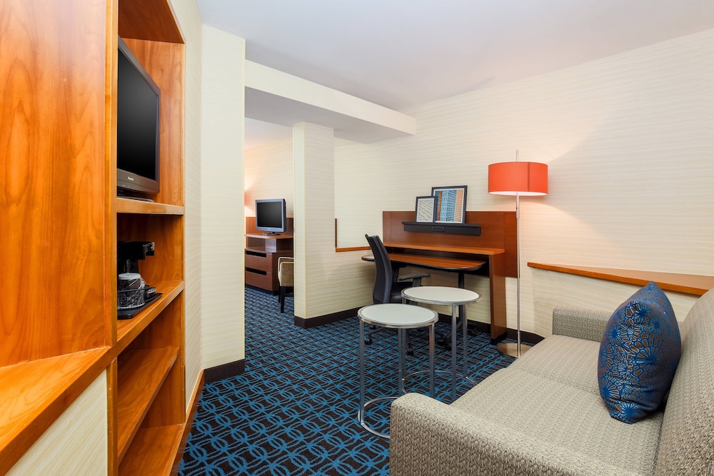 Fairfield Inn and Suites by Marriott Las Vegas South 20/57
