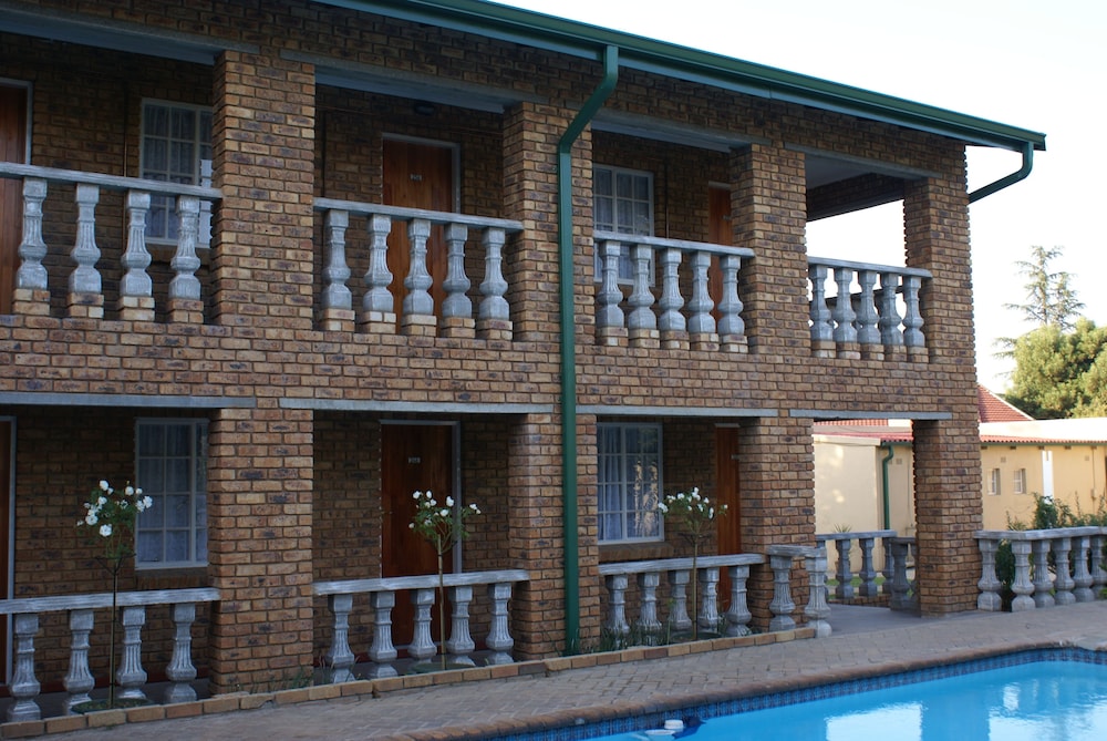 Emerald Guesthouse 2/70