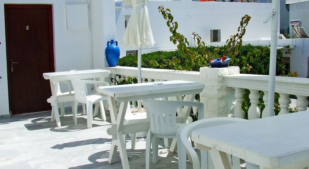 Hotel Eleftheria 12/45