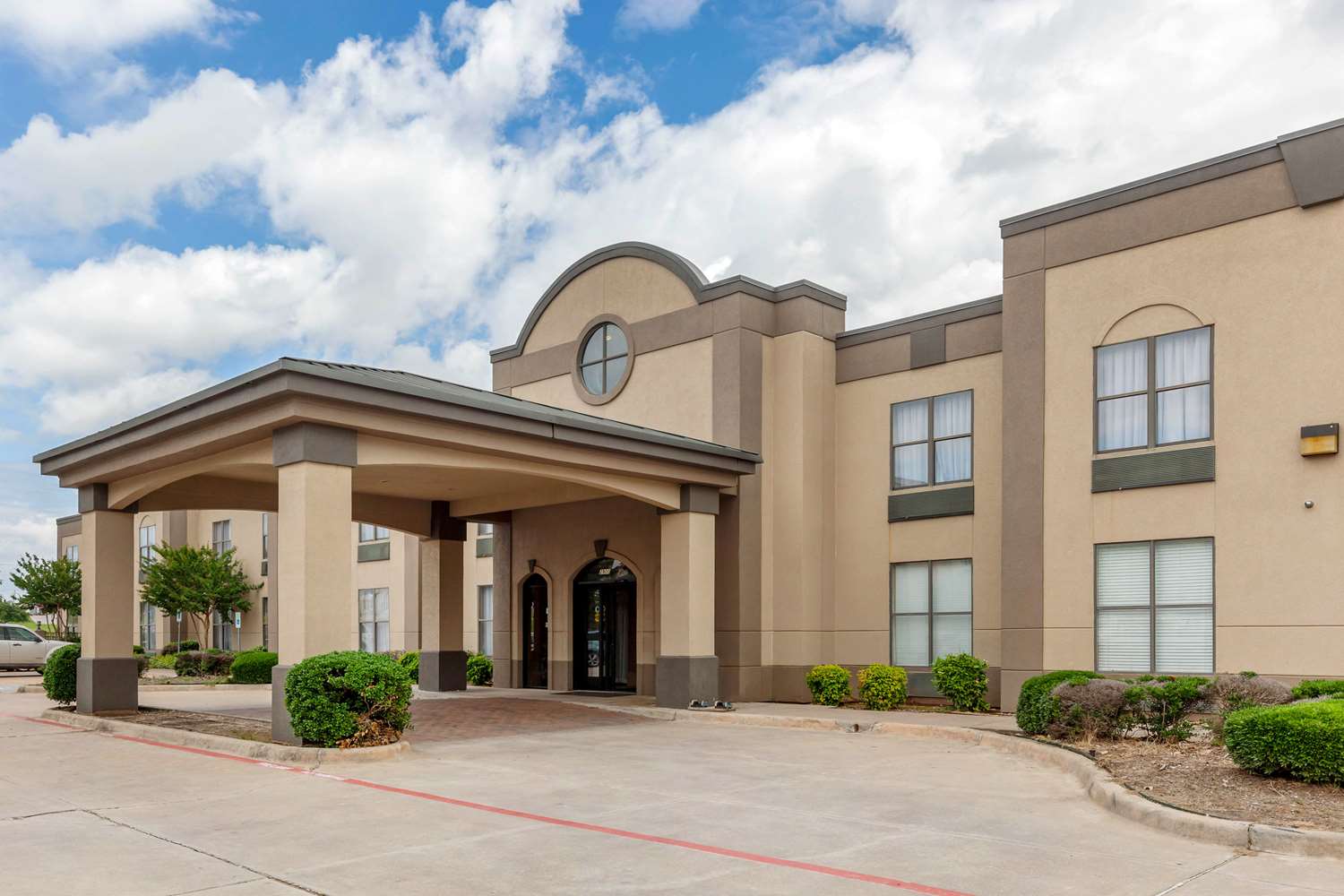 Quality Suites Sherman, TX 14/14