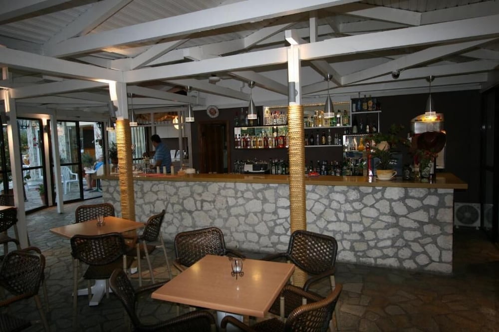 Village Inn Studios & Family Apartments 26/39