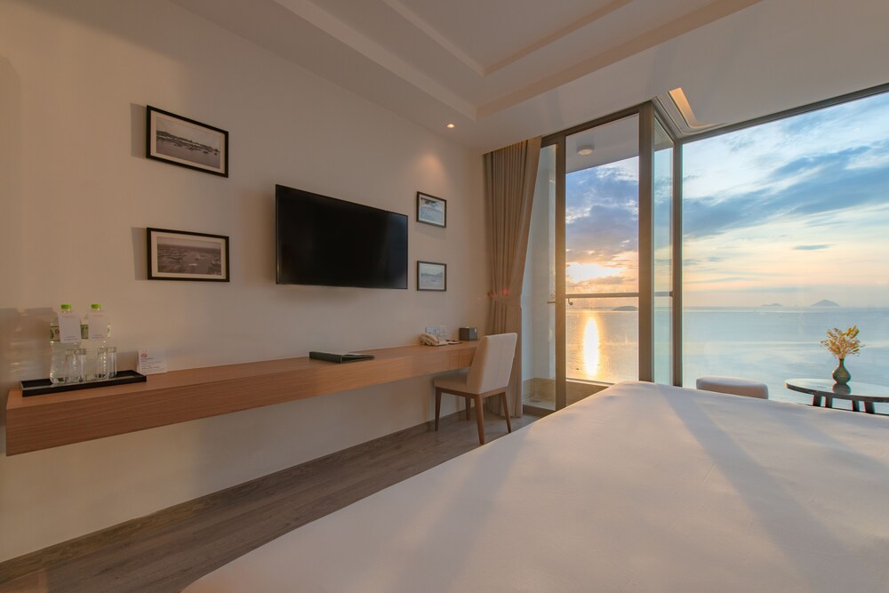 غرفة ديلوكس بسرير كوين بإطلالة على البحر بشرفة، Navada Beach Hotel 4/6