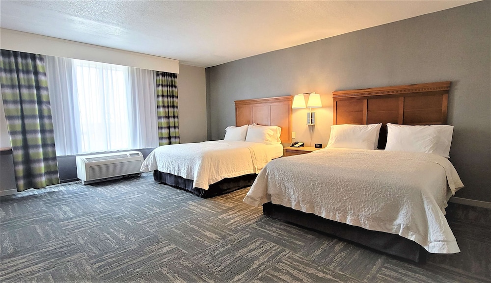 Hampton Inn Hays North of I 70 12/37