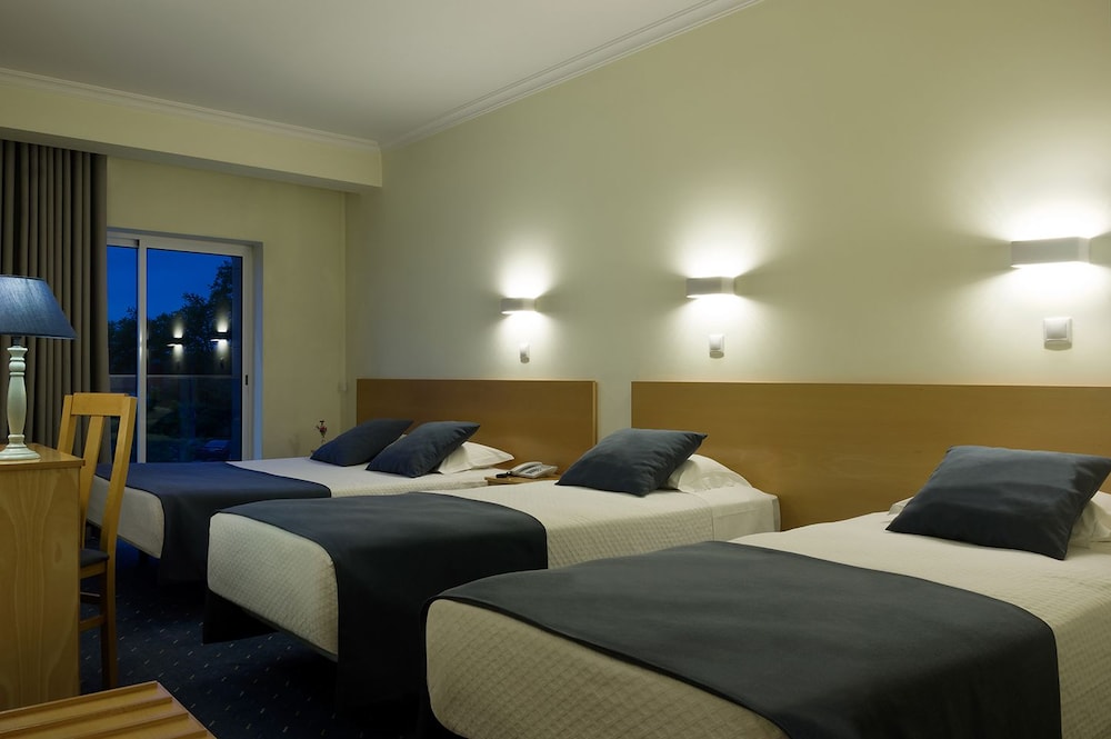 COVA DA IRIA HOTEL 18/45