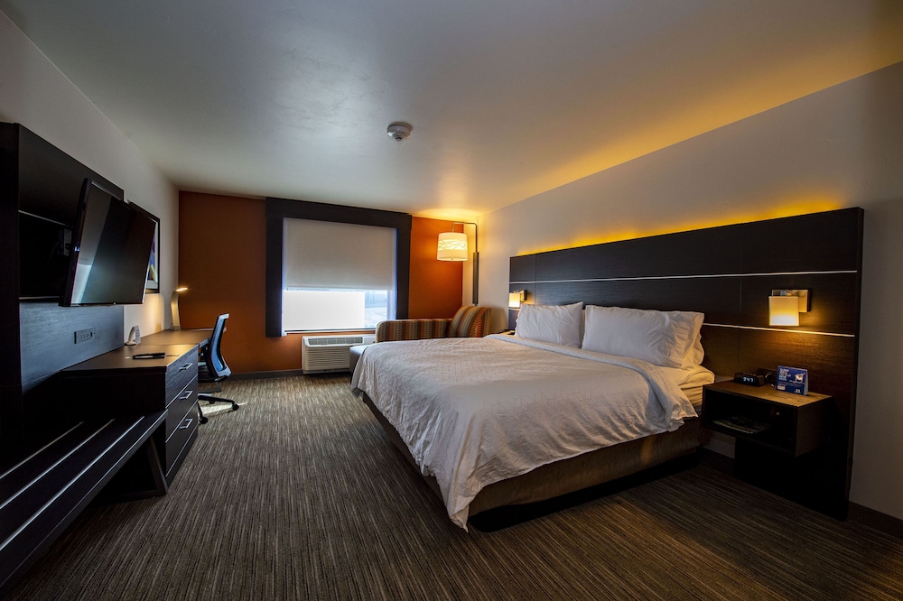 Holiday Inn Express Suites Colorado Springs Afa Northgate 26/56