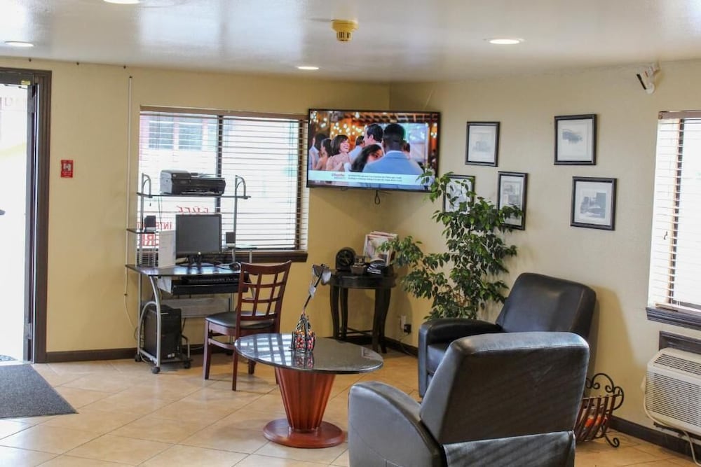 Super 8 by Wyndham Carson City/Lake Tahoe 19/28
