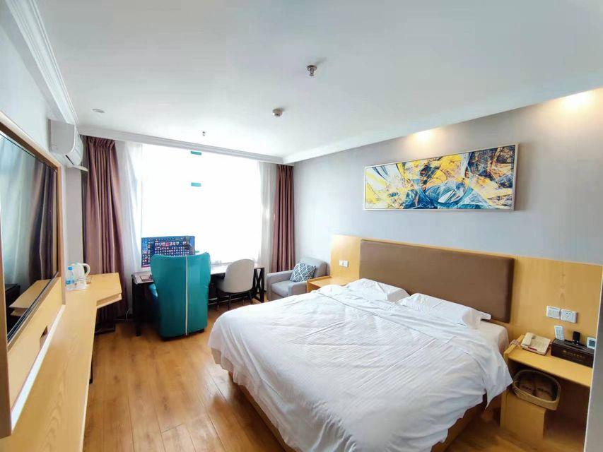 Smart, Queen Bed