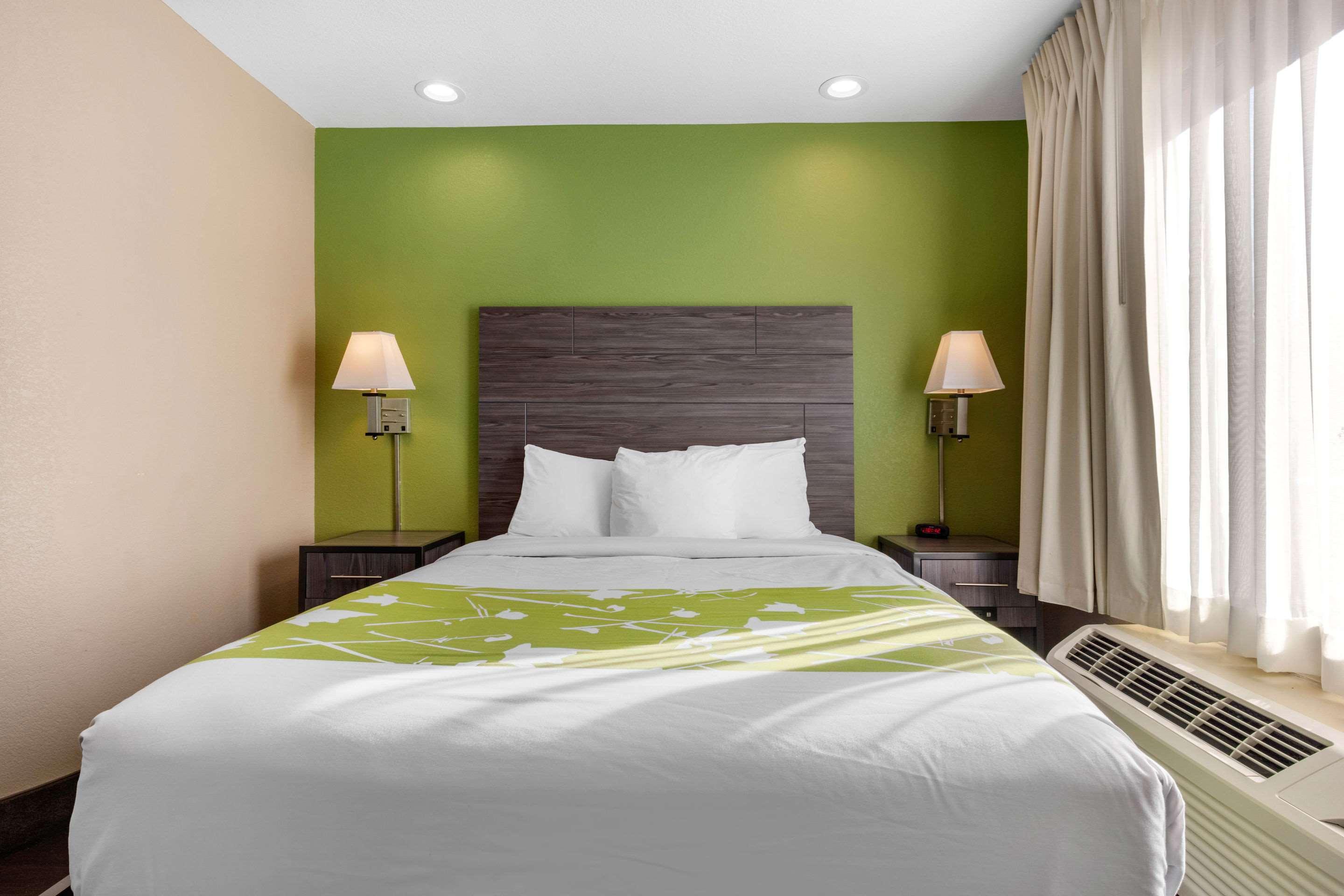 UPGRADE, 2 QUEEN BEDS