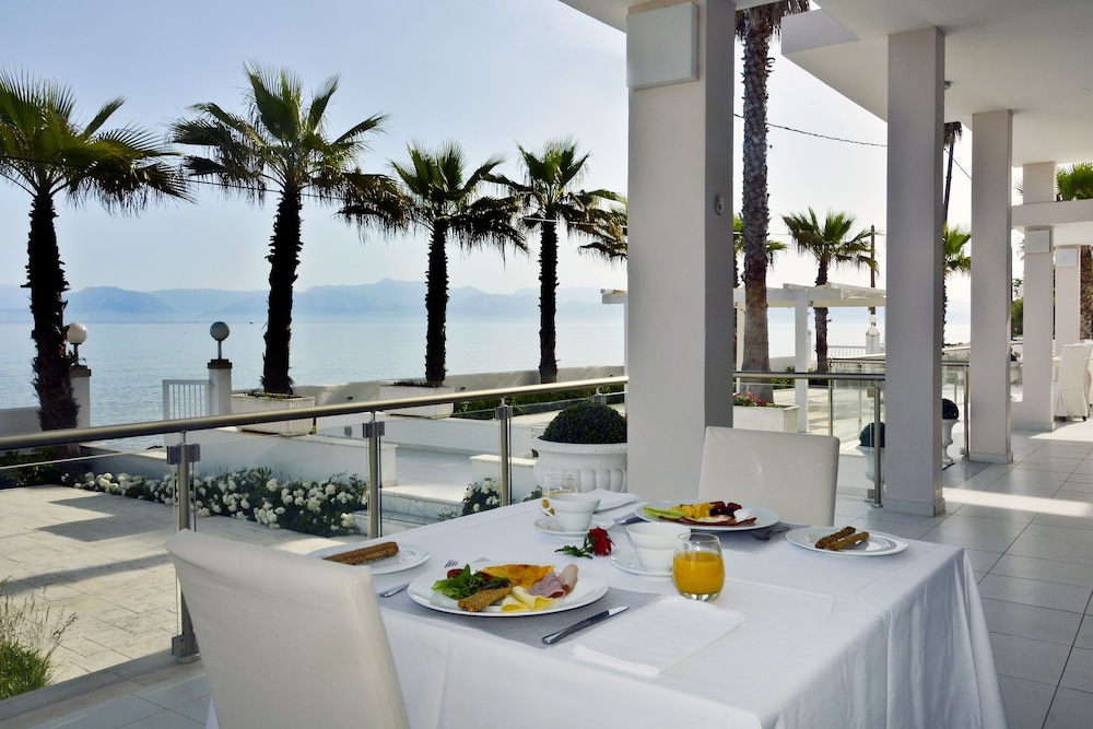 Sidari Beach Hotel 53/81