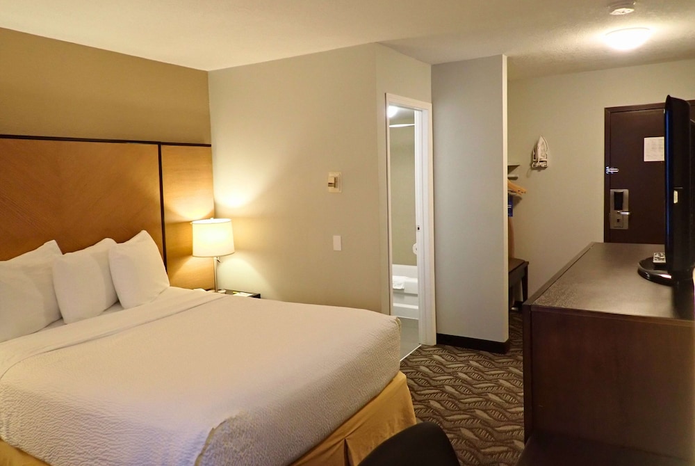Room, Queen Bed, Balcony
