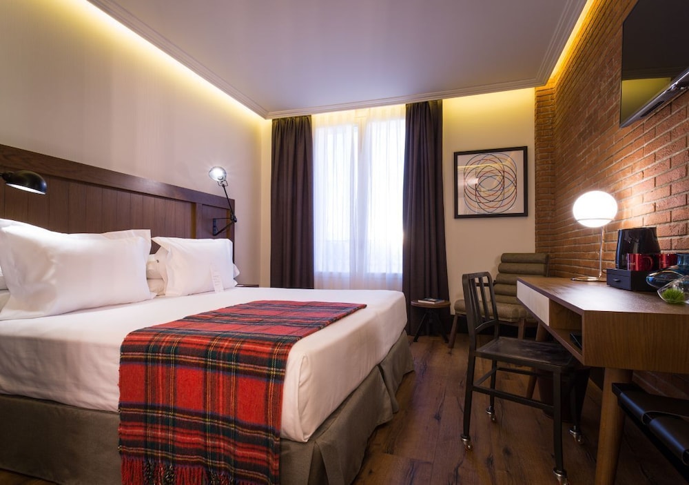 DELUXE, SINGLE, DOUBLE BED, BALCONY