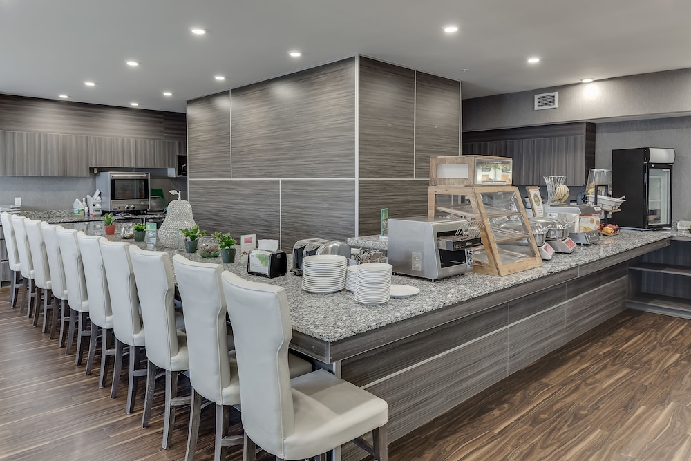 Home Inn Suites Saskatoon South 55/66