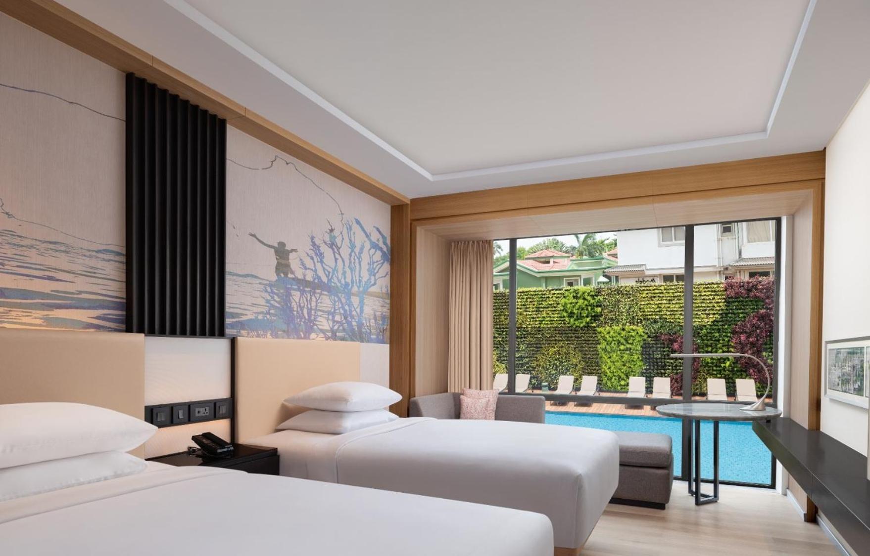 Guest Room, Deluxe, 2 Queen Beds, Partial Pool View