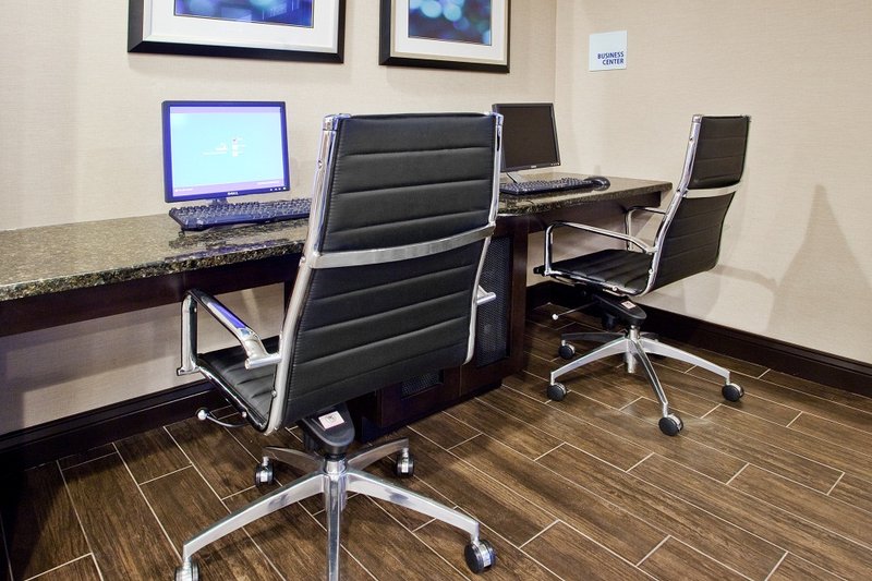 Holiday Inn Express Suites Buford Ne Lake Lanier Area 65/75