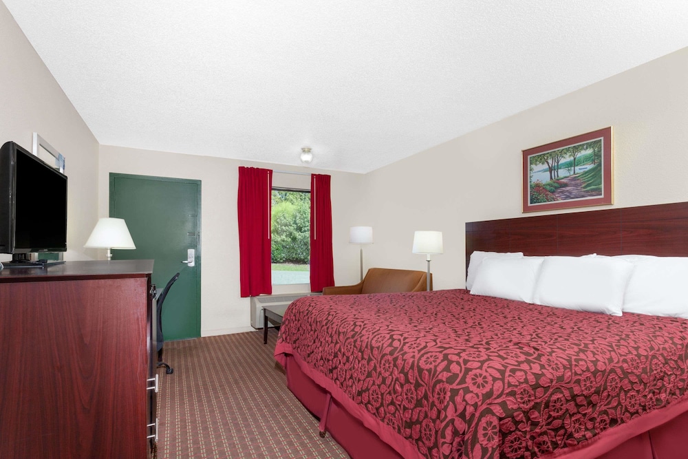 Days Inn by Wyndham Columbia NE Fort Jackson 12/23