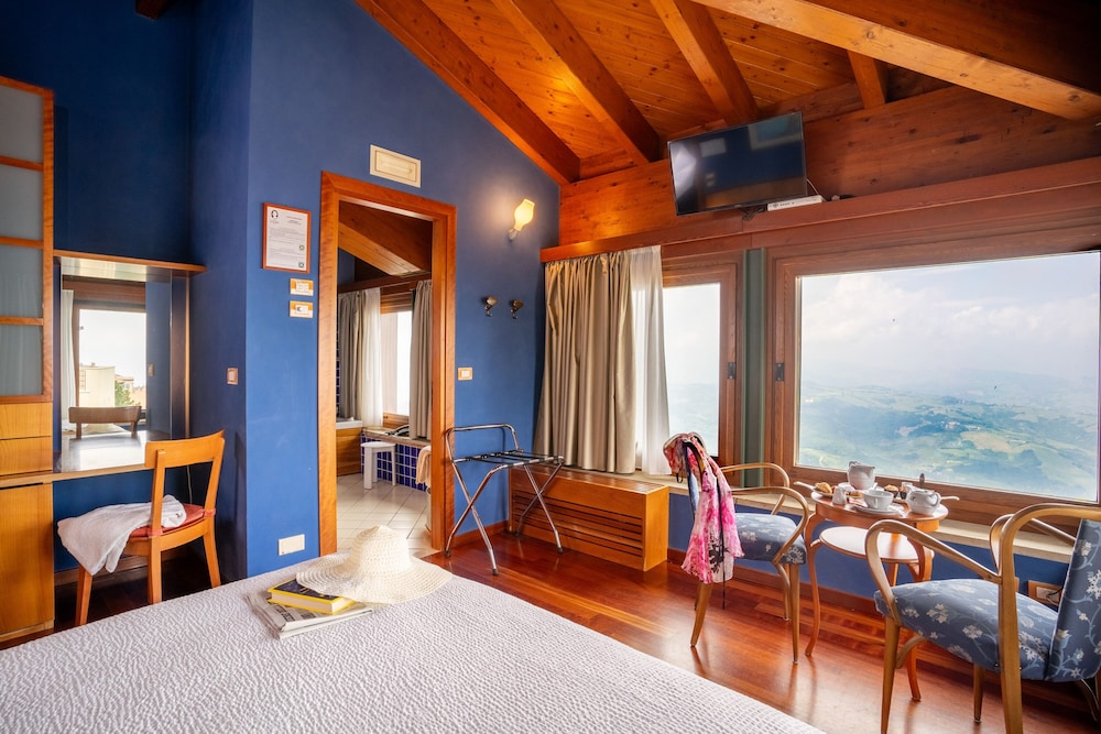 Hotel Cesare 18/50